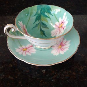 FANCY FOOTED SAJI CHINA HAND PAINTED PINK DAISIES FLORA CUP SAUCER SET JAPAN